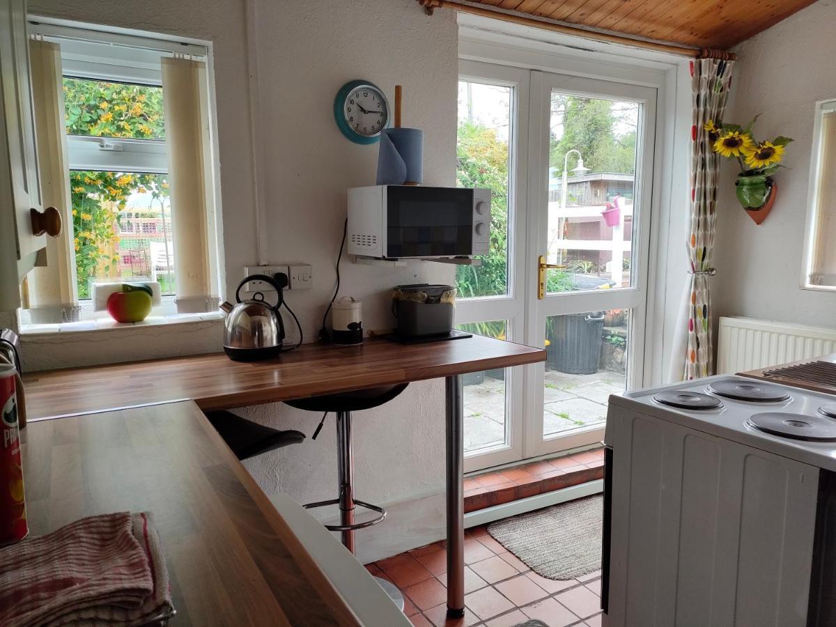 Apple Cottage Brynamman Esterno foto